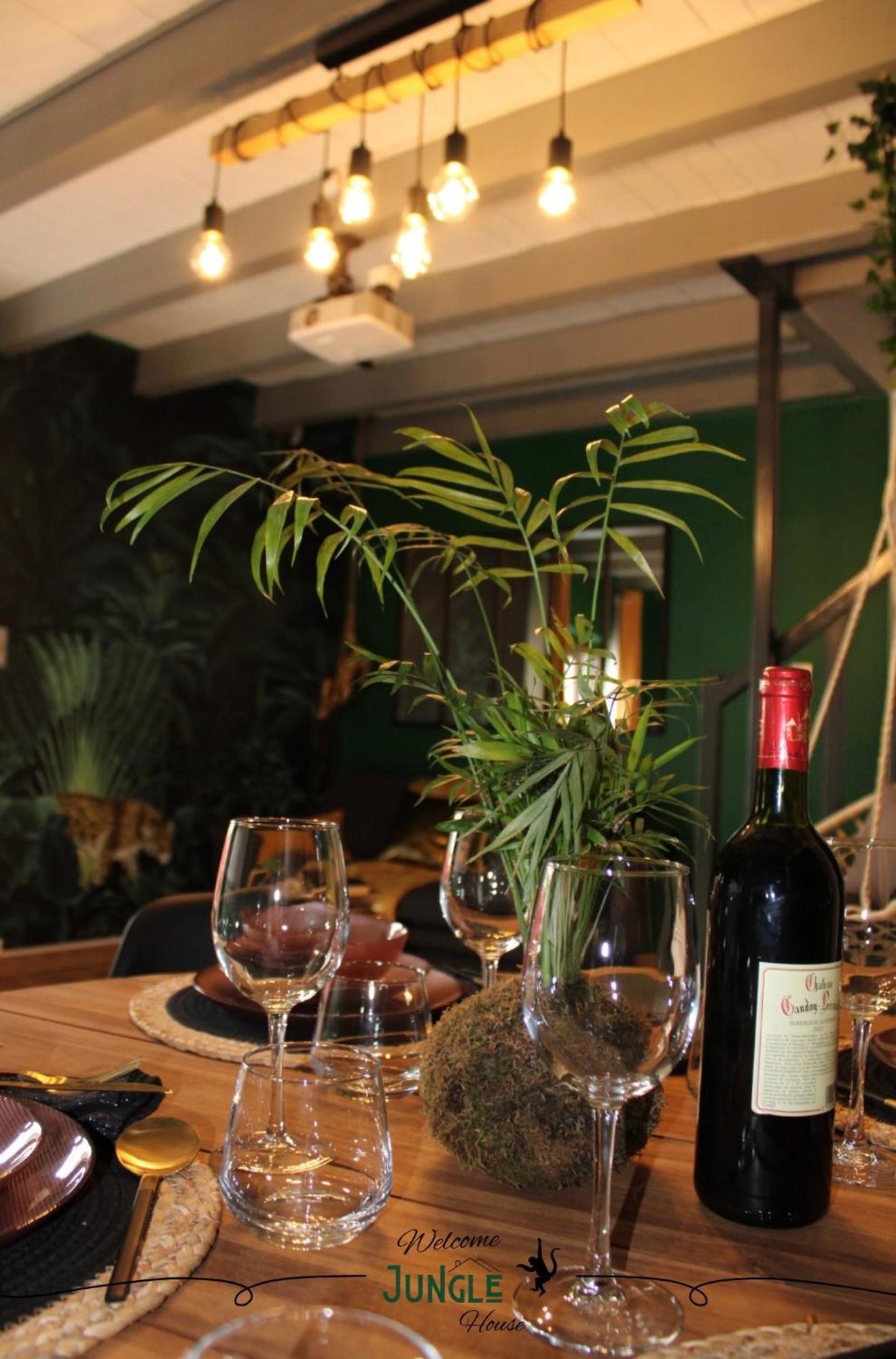 Maison "Jungle House" 90 M2 Billard, Retroprojecteur, Bar A Jeux , Vinyle, Wifi Fibre, Ideal Pro & Famille A Montbrison Eksteriør billede