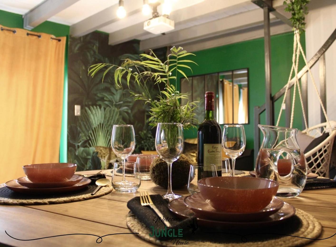 Maison "Jungle House" 90 M2 Billard, Retroprojecteur, Bar A Jeux , Vinyle, Wifi Fibre, Ideal Pro & Famille A Montbrison Eksteriør billede