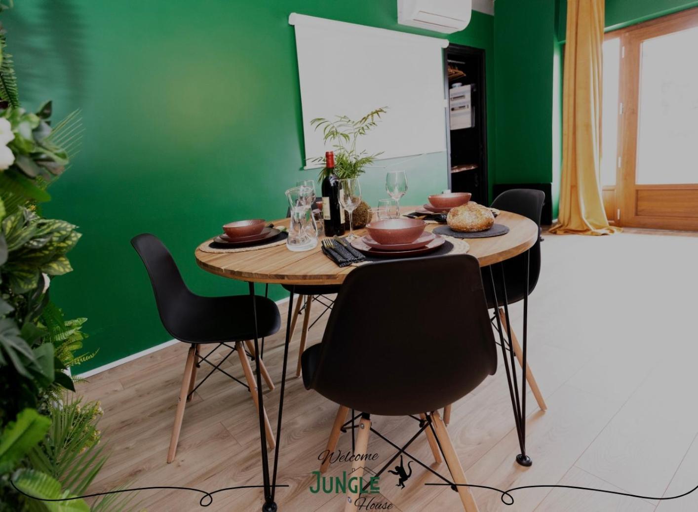 Maison "Jungle House" 90 M2 Billard, Retroprojecteur, Bar A Jeux , Vinyle, Wifi Fibre, Ideal Pro & Famille A Montbrison Eksteriør billede