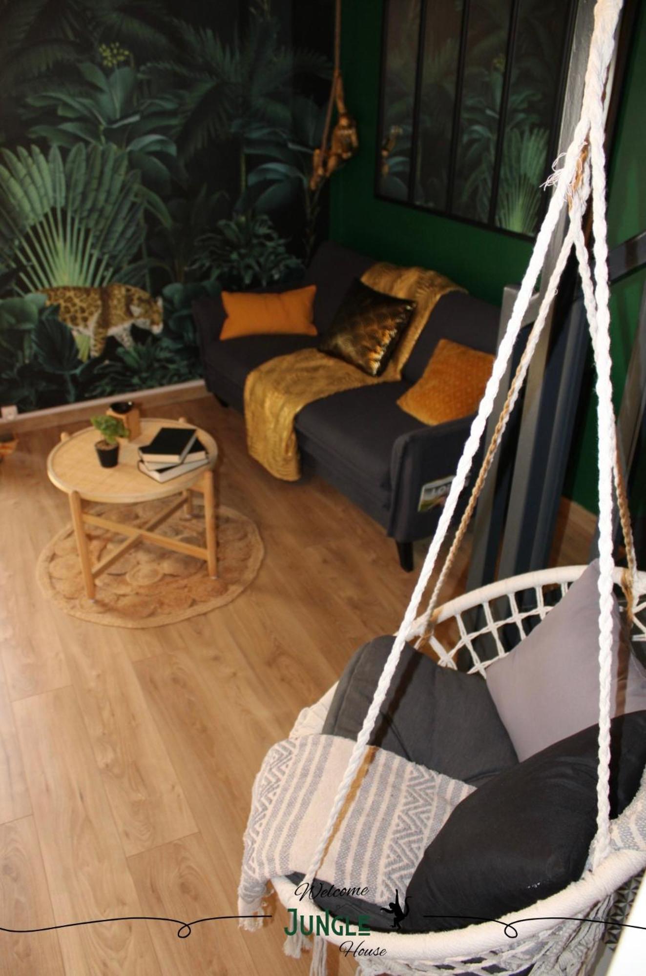 Maison "Jungle House" 90 M2 Billard, Retroprojecteur, Bar A Jeux , Vinyle, Wifi Fibre, Ideal Pro & Famille A Montbrison Eksteriør billede